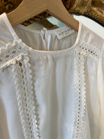 Charger l'image dans la galerie, La Petite Etoile - Blouse blanche et brodée
