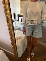 Charger l'image dans la galerie, La Petite Etoile - Blouse blanche et brodée
