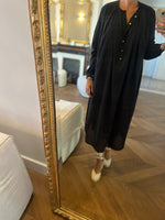 Charger l'image dans la galerie, Laurence Bras - Robe neuve noire longue boutons diamants
