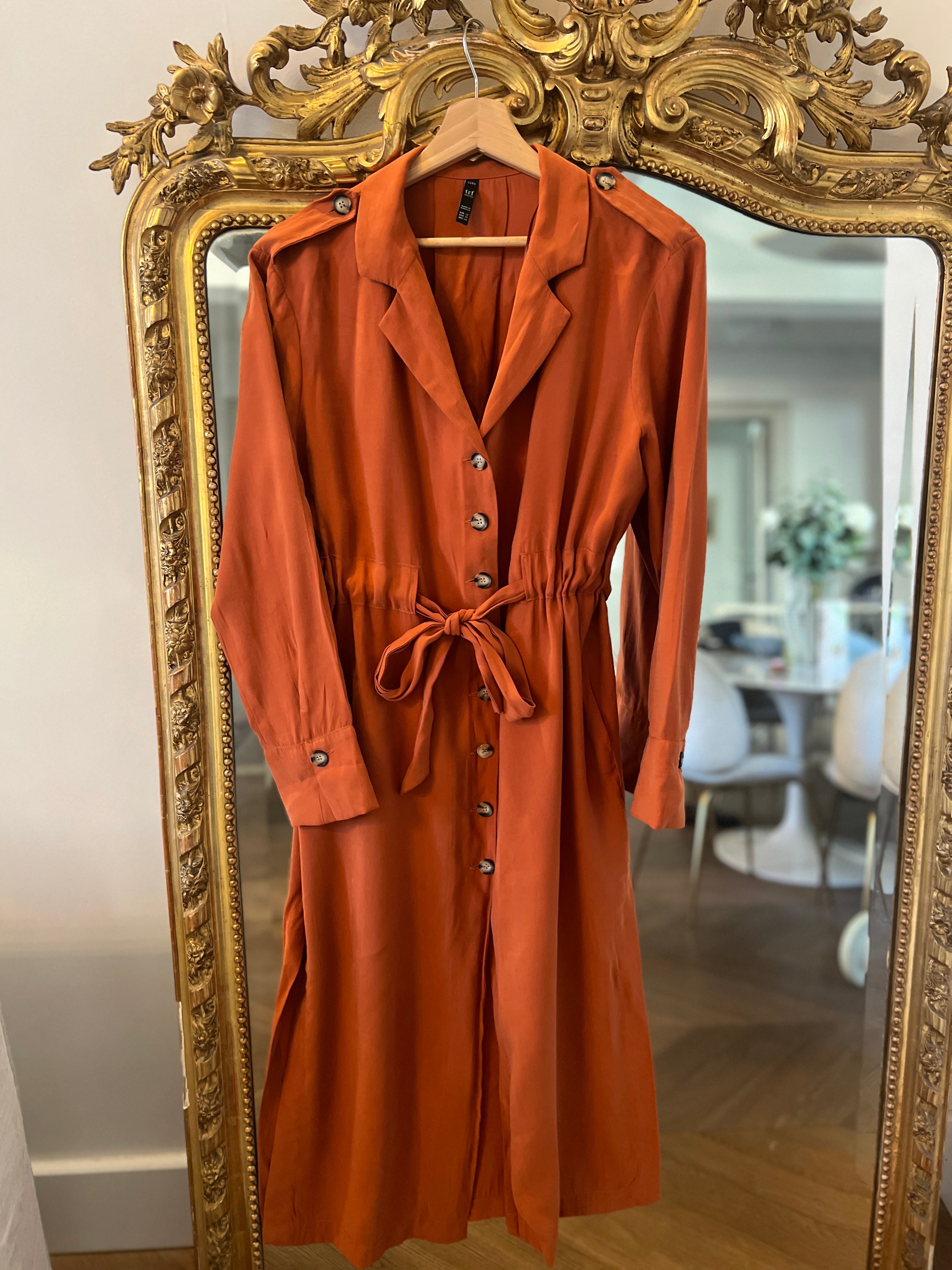 Zara - Robe longue terracotta à boutons