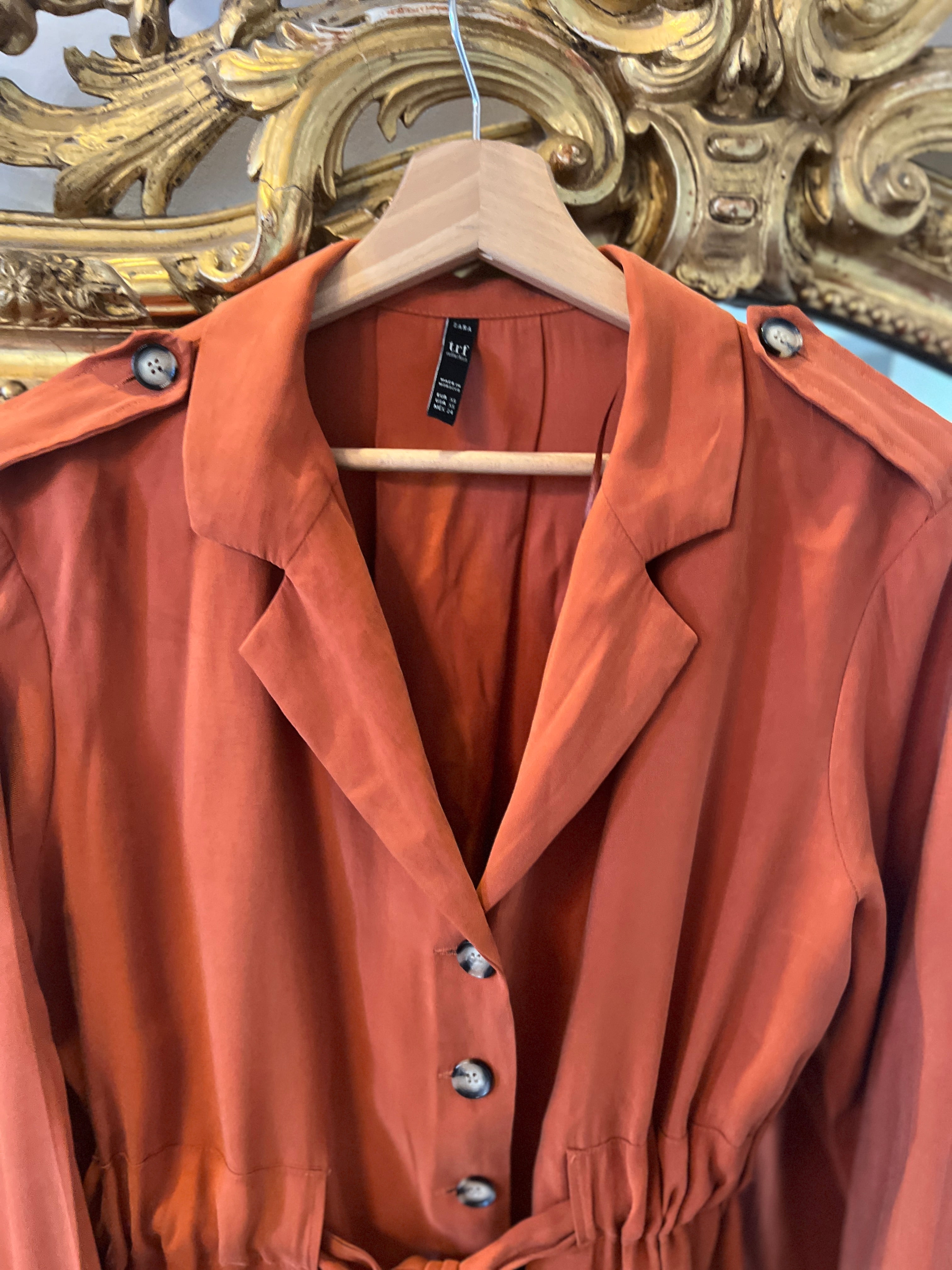 Zara - Robe longue terracotta à boutons
