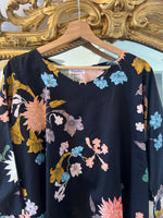 Charger l&#39;image dans la galerie, Topolina - Blouse noire à fleurs
