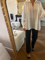 Charger l&#39;image dans la galerie, Forte Forte - Blouse blanc col V
