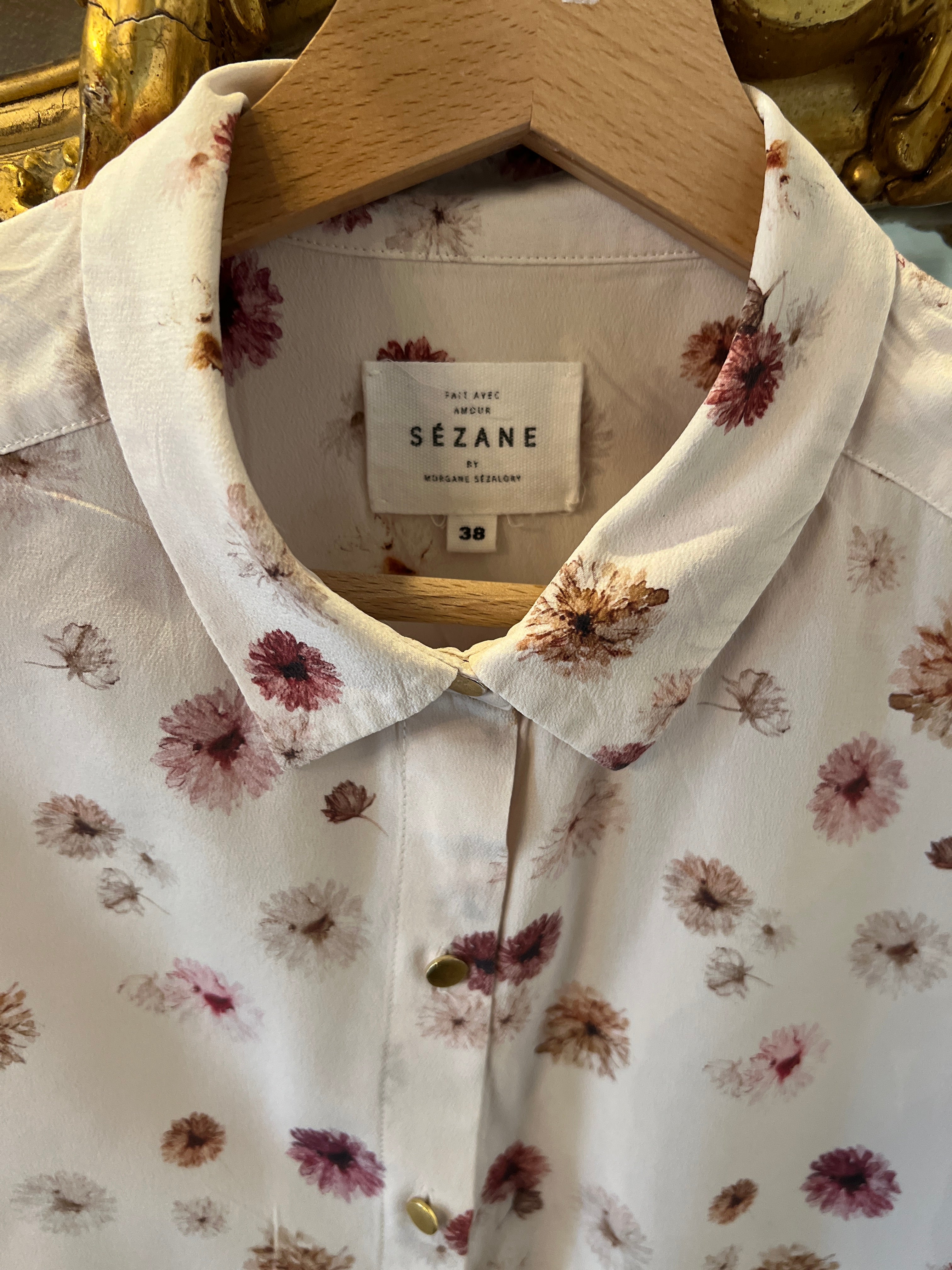 Chemise en soie Sezane beige à fleurs