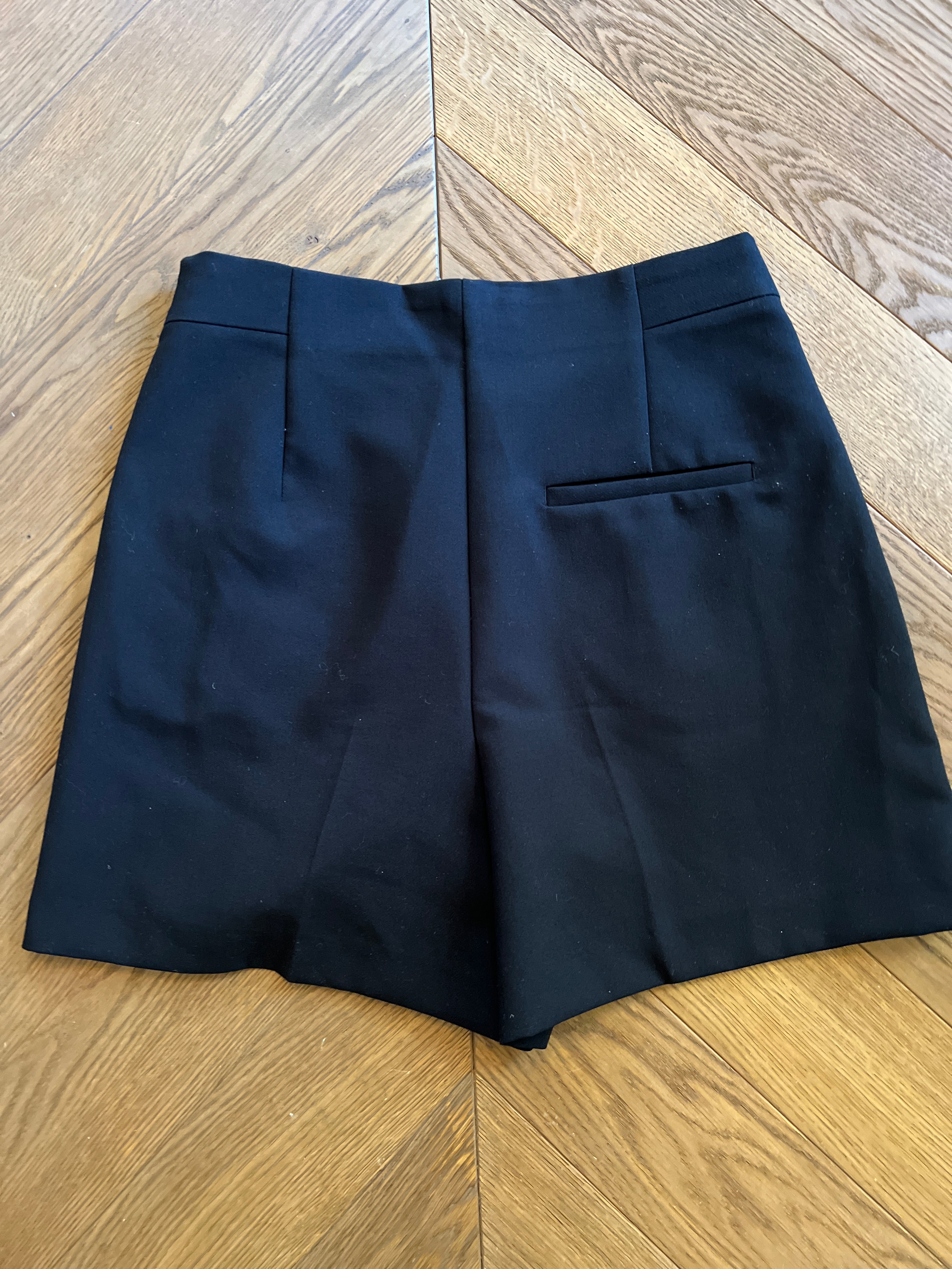 Short Zara Noir boutons dorés