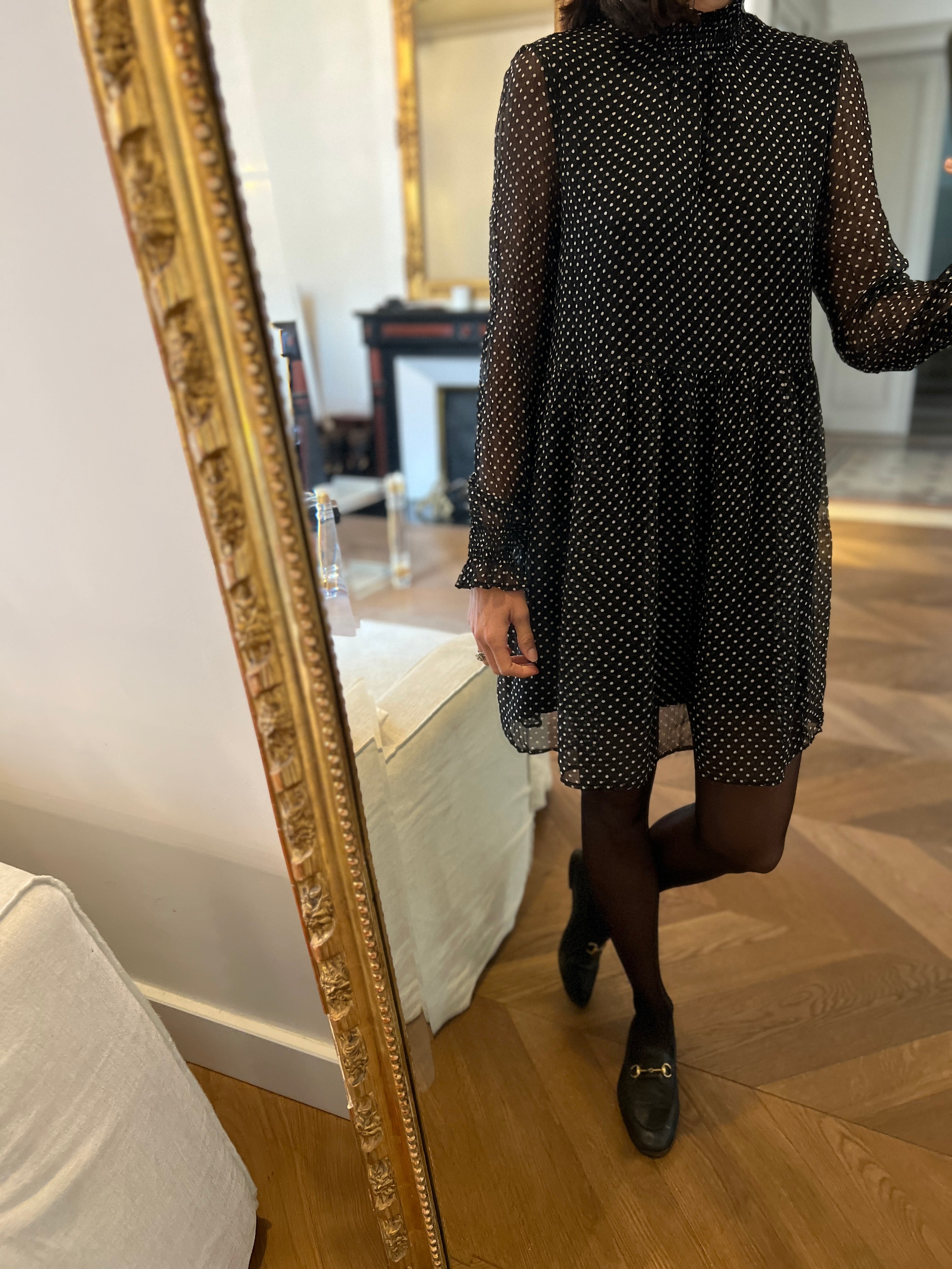 Robe Sezane en soie noire à pois