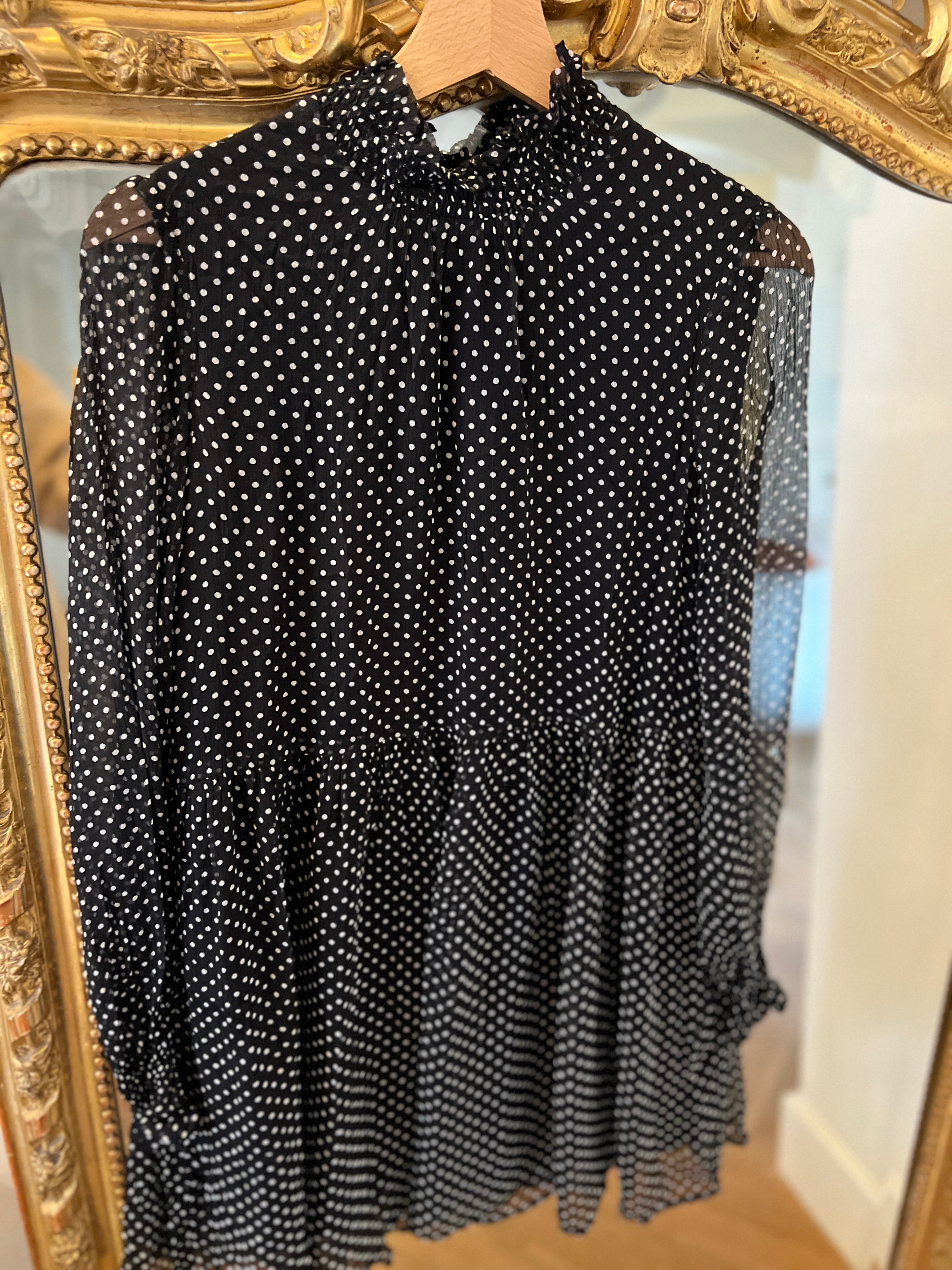 Robe Sezane en soie noire à pois