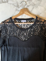 Charger l&#39;image dans la galerie, Top Claudie Pierlot en dentelle noire
