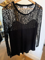 Charger l&#39;image dans la galerie, Top Claudie Pierlot en dentelle noire
