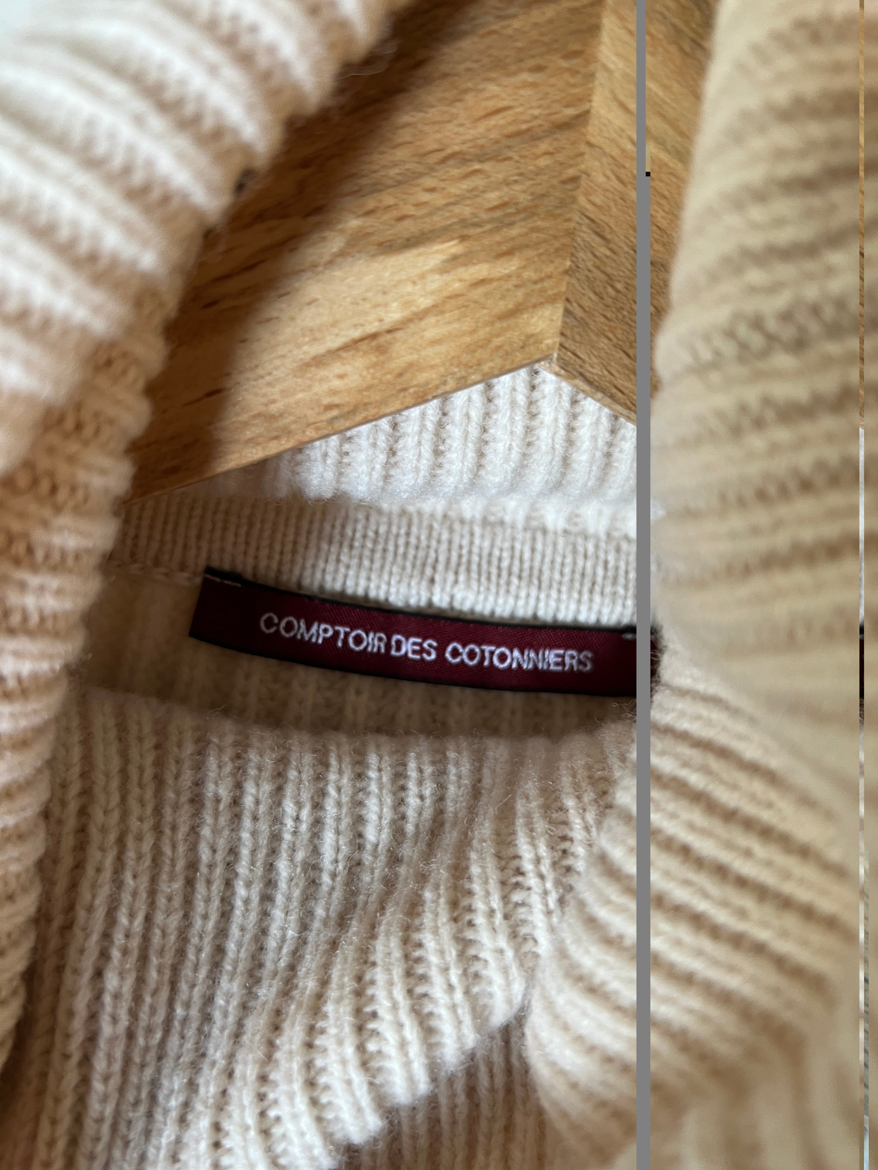 Pull Comptoir des Cotonniers beige en laine à col roulé