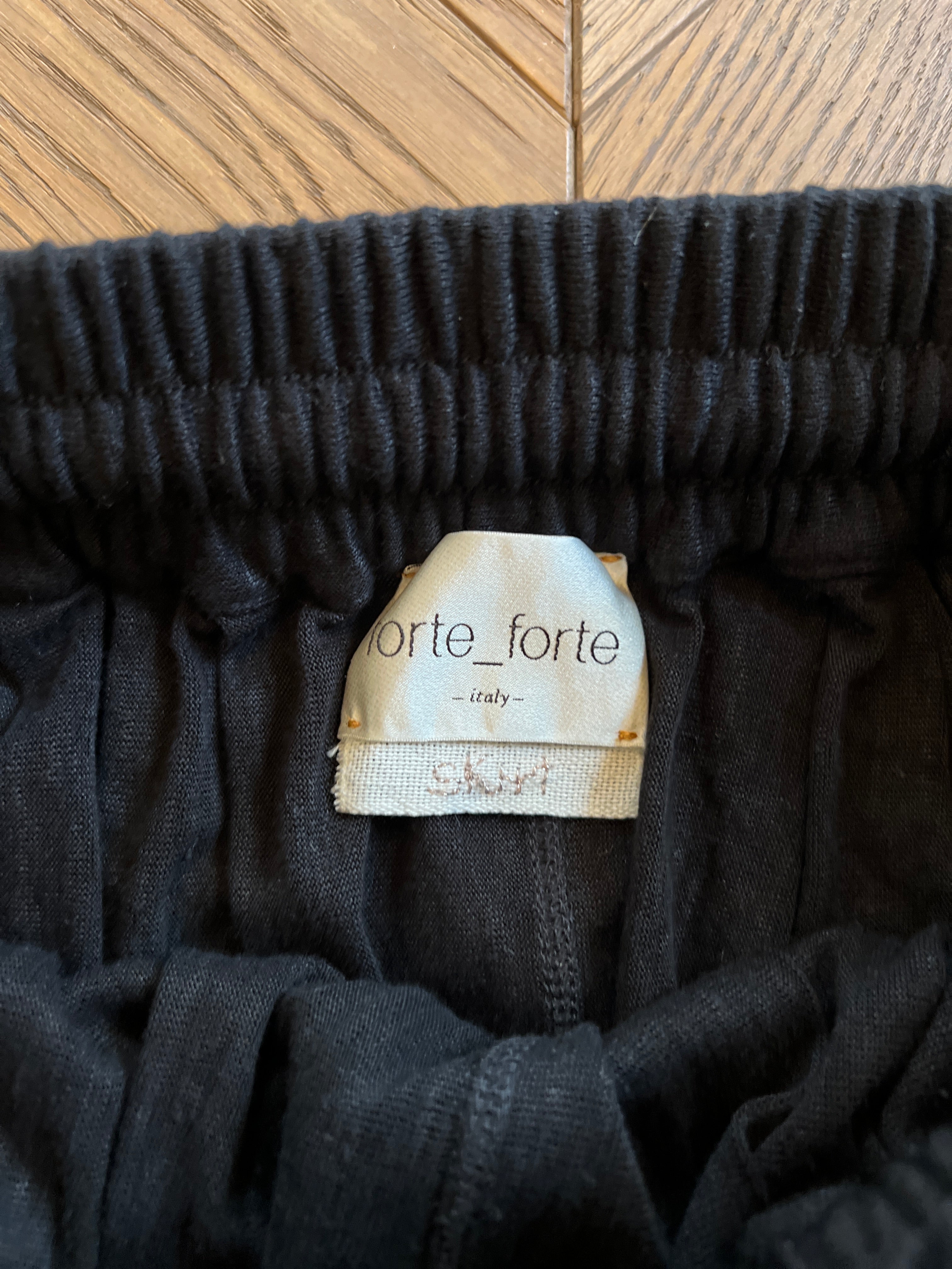 Jupe Forte Forte en lin noir