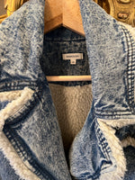 Charger l&#39;image dans la galerie, Veste Manoush jean et boutons strass
