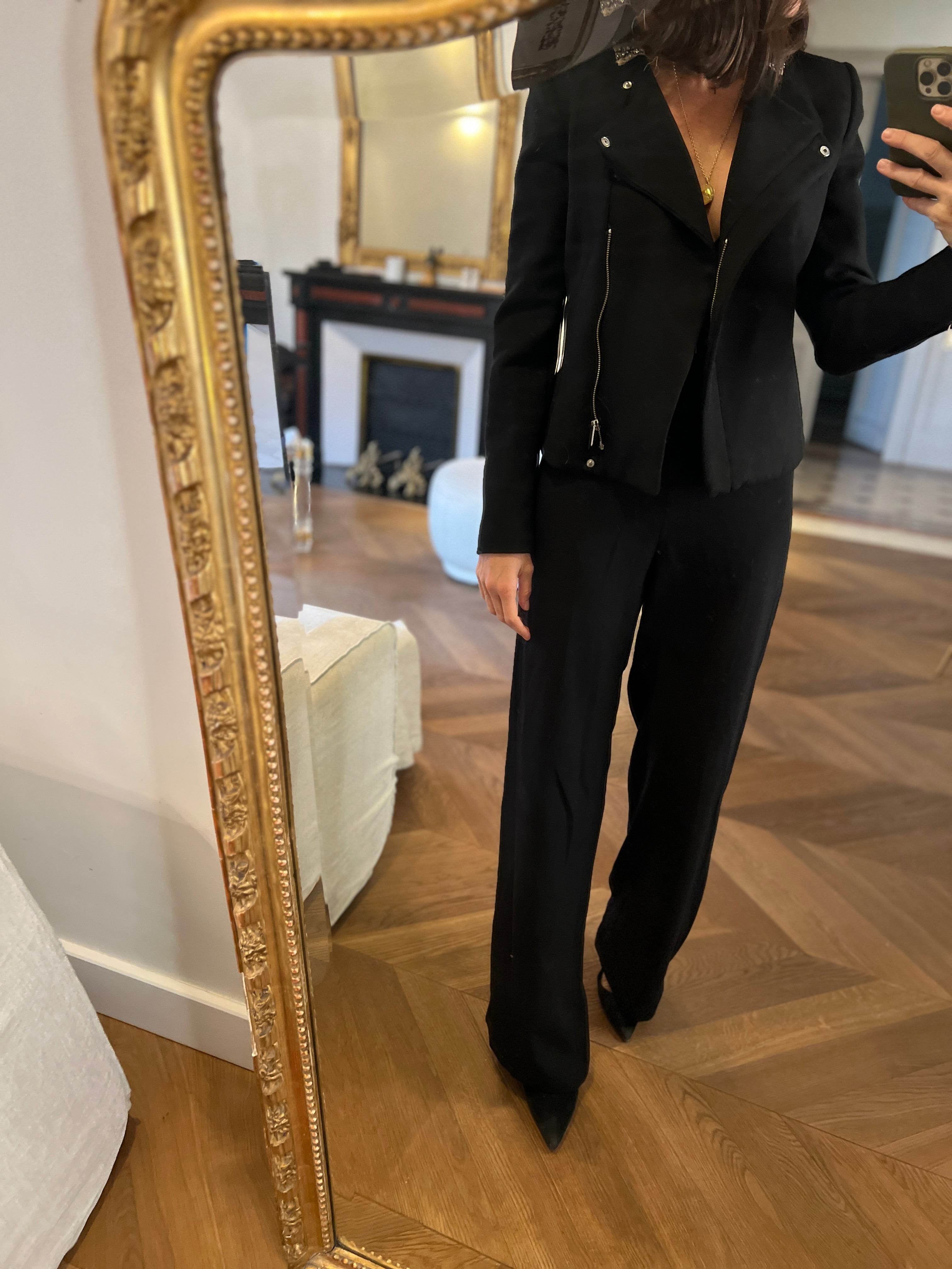 Noémie Lenoir Veste Zara noire col perles