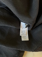 Charger l&#39;image dans la galerie, Forte Forte - Robe noire en soie satinée manches longues
