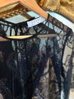 Charger l&#39;image dans la galerie, Sandro - Robe noire chic à dentelle
