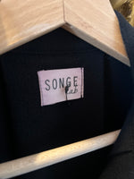 Charger l'image dans la galerie, Songe Lab - Robe noire à boutons
