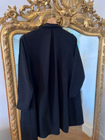 Charger l'image dans la galerie, Songe Lab - Robe noire à boutons
