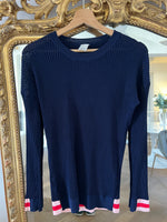 Charger l'image dans la galerie, Aurianne Sinacola - Pinko Pull  bleu marine bas rose en bande rouge

