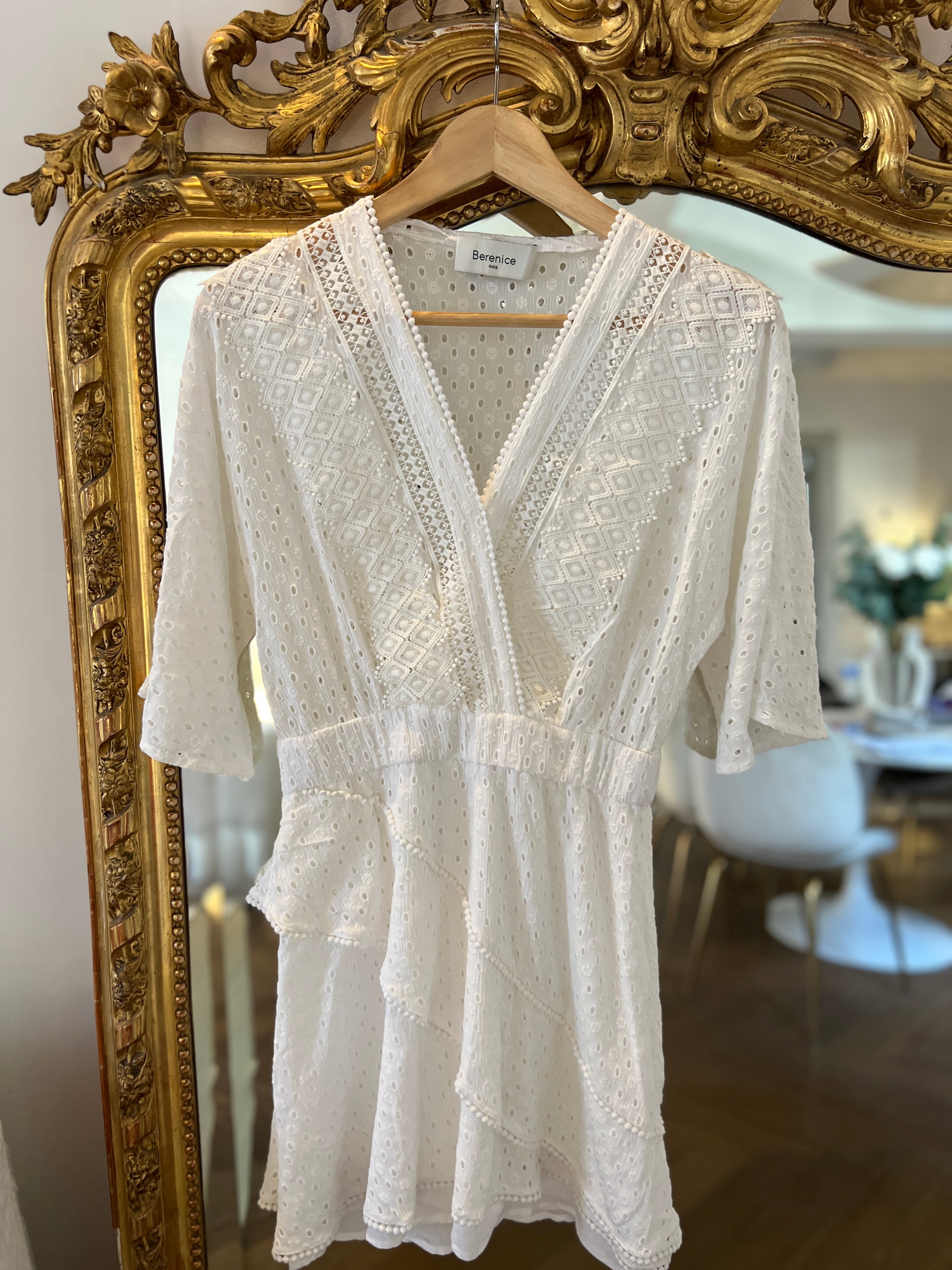 Robe Berenice brodée blanche