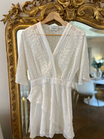 Charger l&#39;image dans la galerie, Robe Berenice brodée blanche
