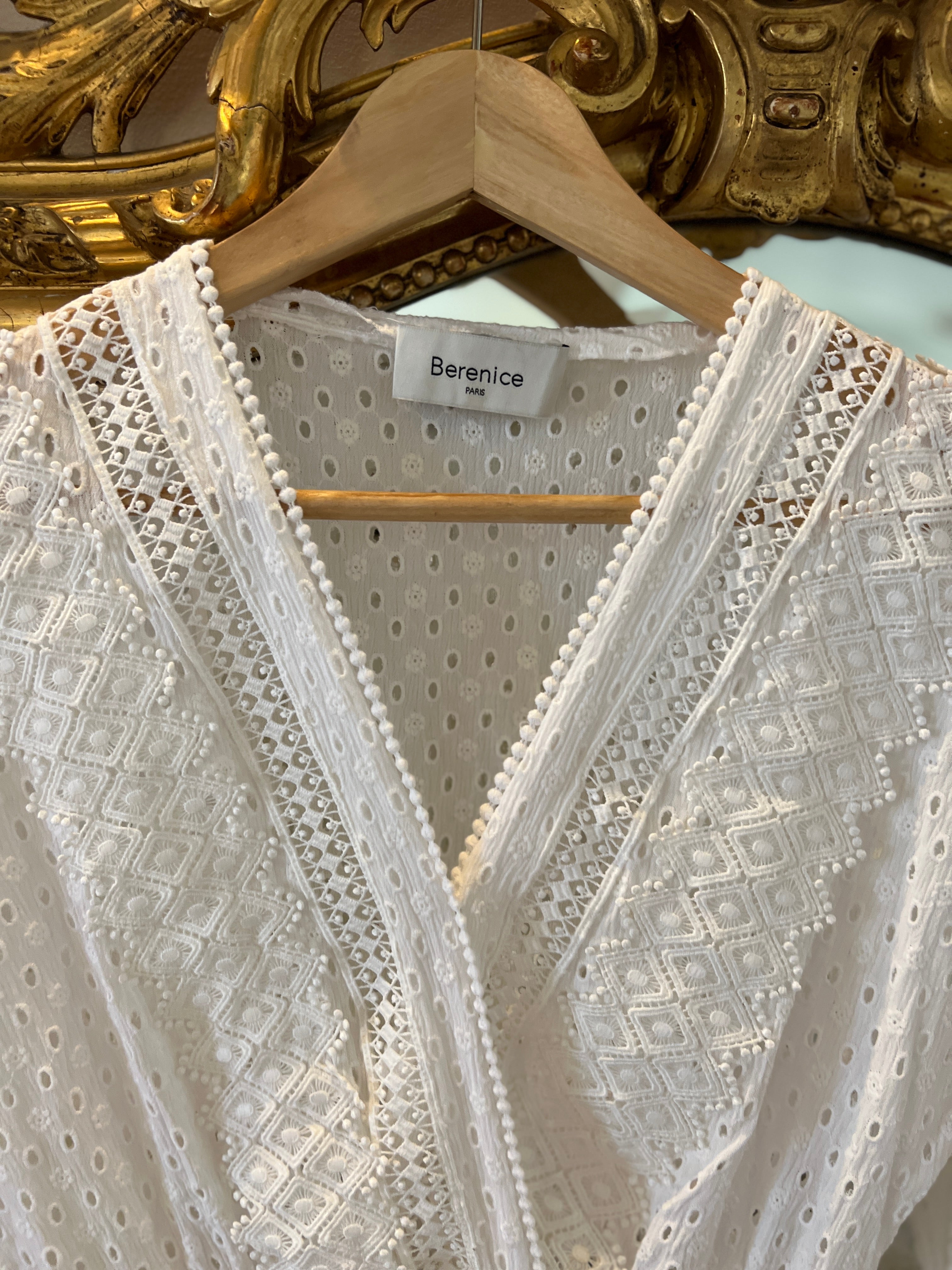 Robe Berenice brodée blanche