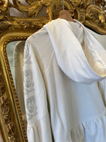 Charger l'image dans la galerie, Aurianne Sinacola - Philipp Plein veste à capuche blanche
