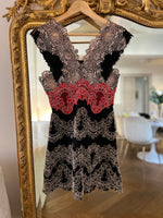 Charger l&#39;image dans la galerie, Robe Sandro broderie triocolor
