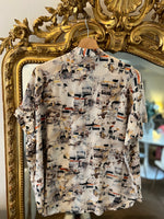 Charger l&#39;image dans la galerie, All Saints - Chemise en soie manches courtes à motifs
