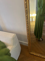 Charger l'image dans la galerie, Aurianne Sinacola - Joseph Ribkoff Robe mi-longue plissée en satin Neuve
