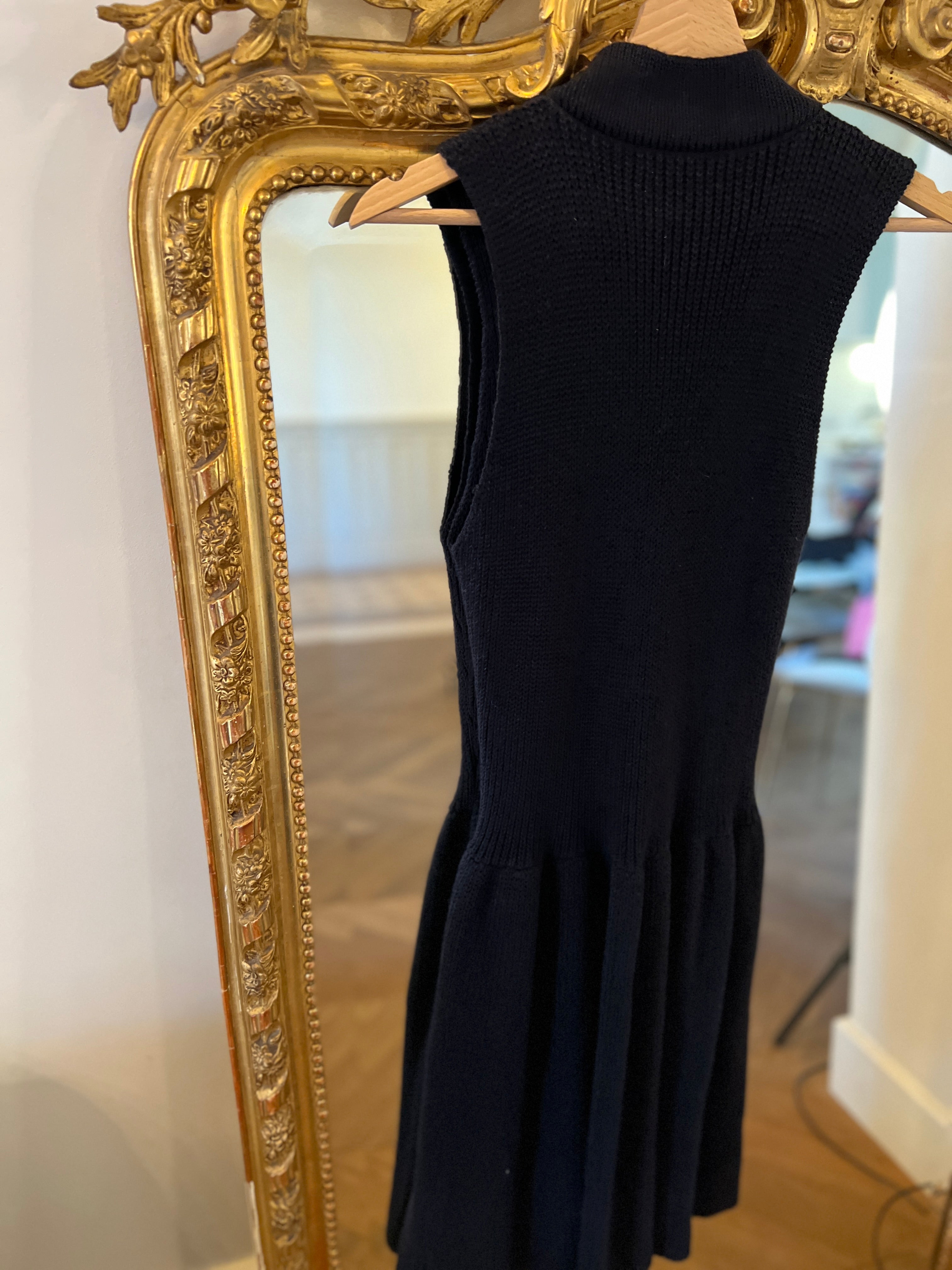 Noémie Lenoir Robe pull Ralph Lauren bleu marine