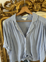 Charger l'image dans la galerie, H&amp;M - Blouse à rayures nouée
