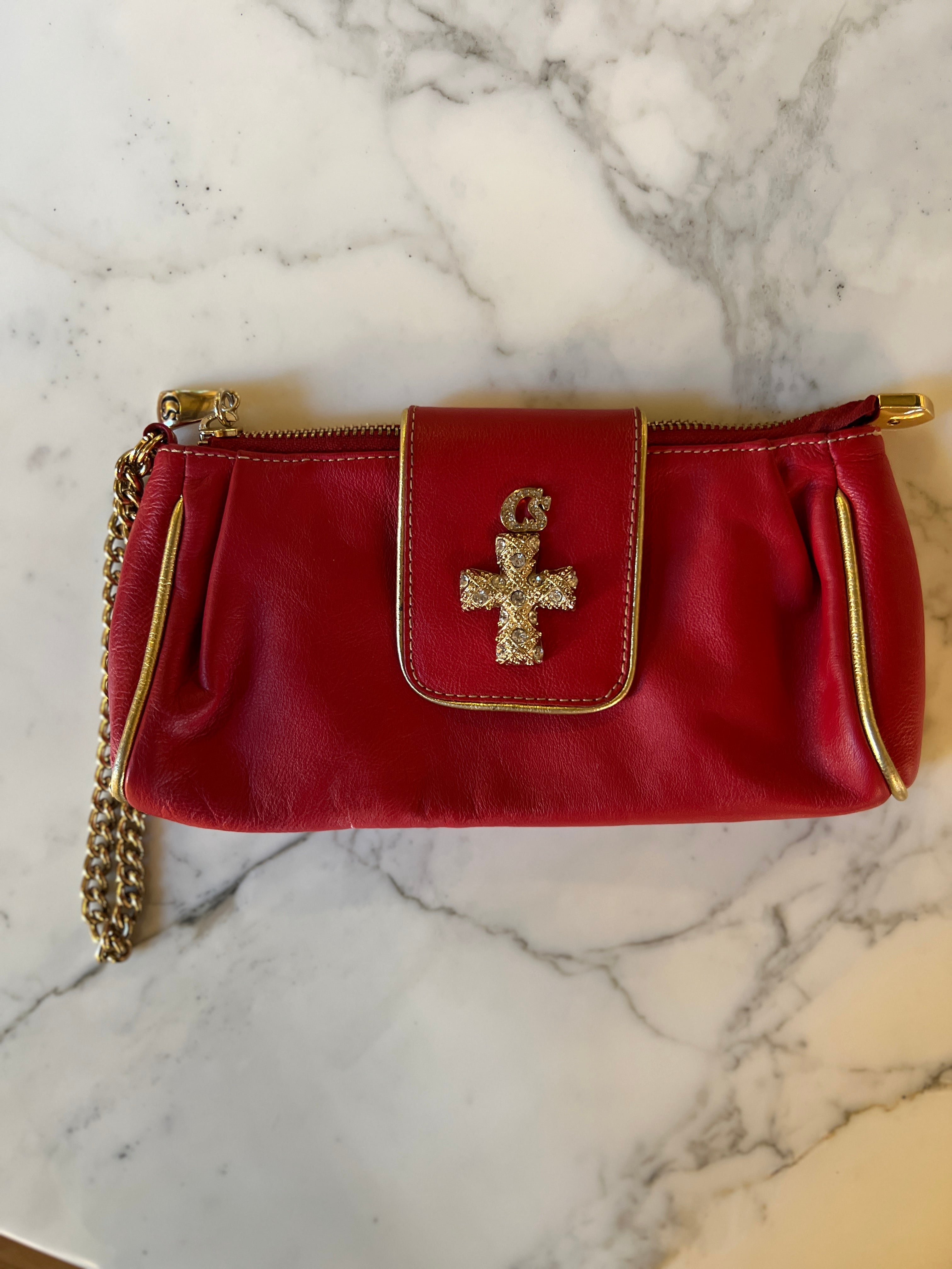 Noémie Lenoir Pochette Carmen Steffens rouge et dorée