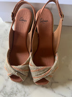 Charger l'image dans la galerie, Castaner - Espadrilles dorées P.37
