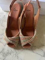 Charger l'image dans la galerie, Castaner - Espadrilles dorées P.37
