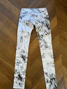 Noémie Lenoir Pantalon Barbara Bui Tie and dye blanc et gris