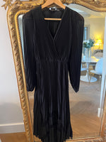 Charger l'image dans la galerie, The kooples - Robe noire longue plissée
