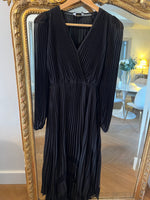 Charger l'image dans la galerie, The kooples - Robe noire longue plissée
