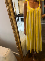 Charger l'image dans la galerie, American Vintage - Robe à rayures jaunes en coton
