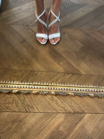 Charger l'image dans la galerie, Sandales à talons Norma J. Baker blanches
