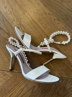 Charger l'image dans la galerie, Sandales à talons Norma J. Baker blanches
