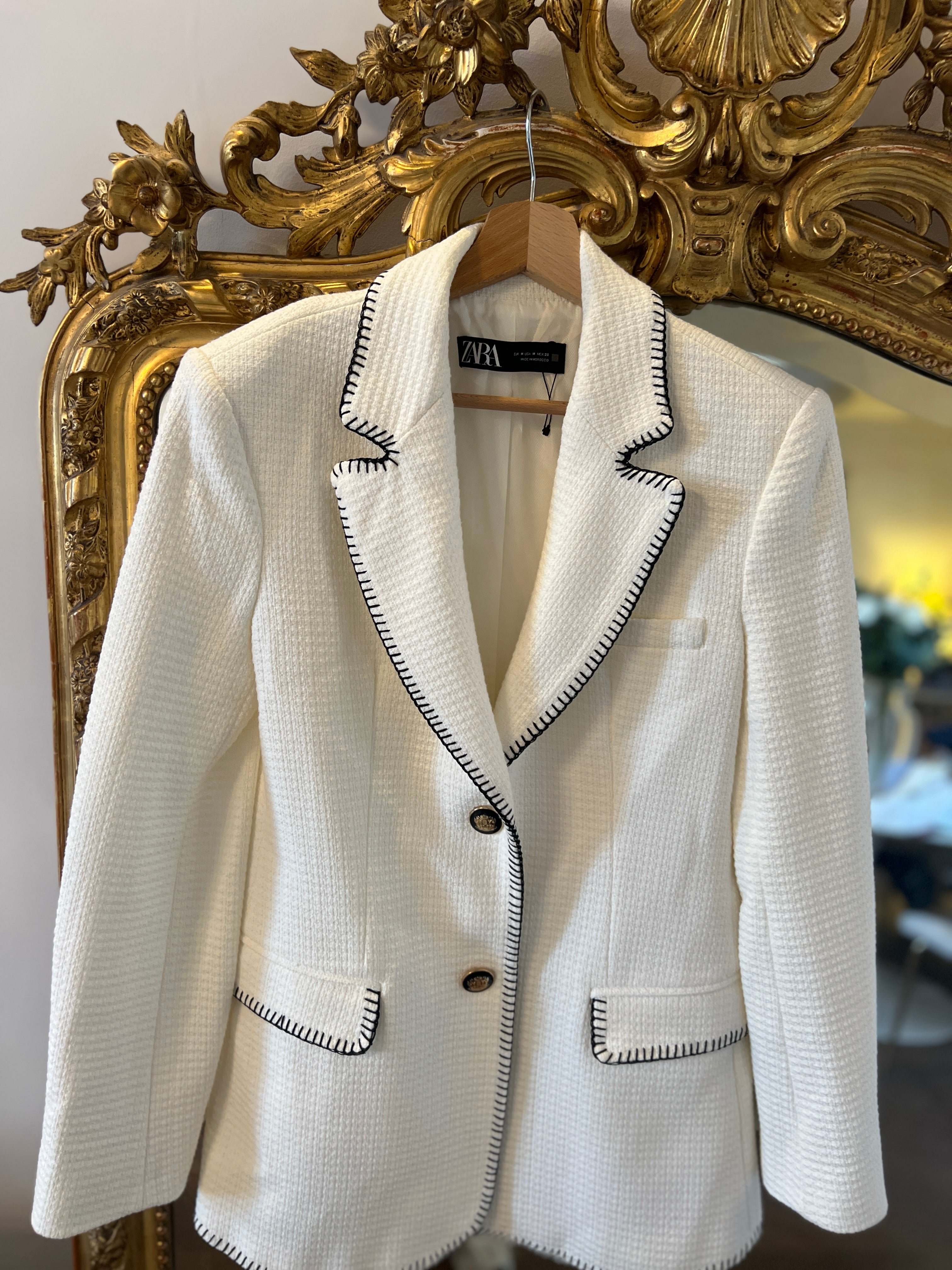 Zara - Blazer blanc couture noire