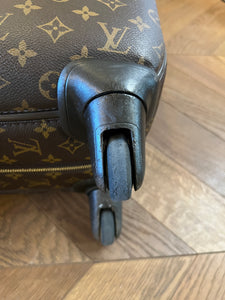 Noémie Lenoir Valise cabine Louis Vuitton 50