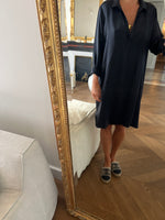 Charger l&#39;image dans la galerie, Robe Hartford en soie noire
