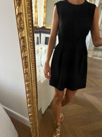 Charger l'image dans la galerie, Sandro - Robe noire classique
