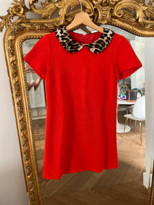 Robe rouge col claudine Leopard