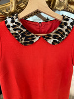 Charger l&#39;image dans la galerie, Robe rouge col claudine Leopard
