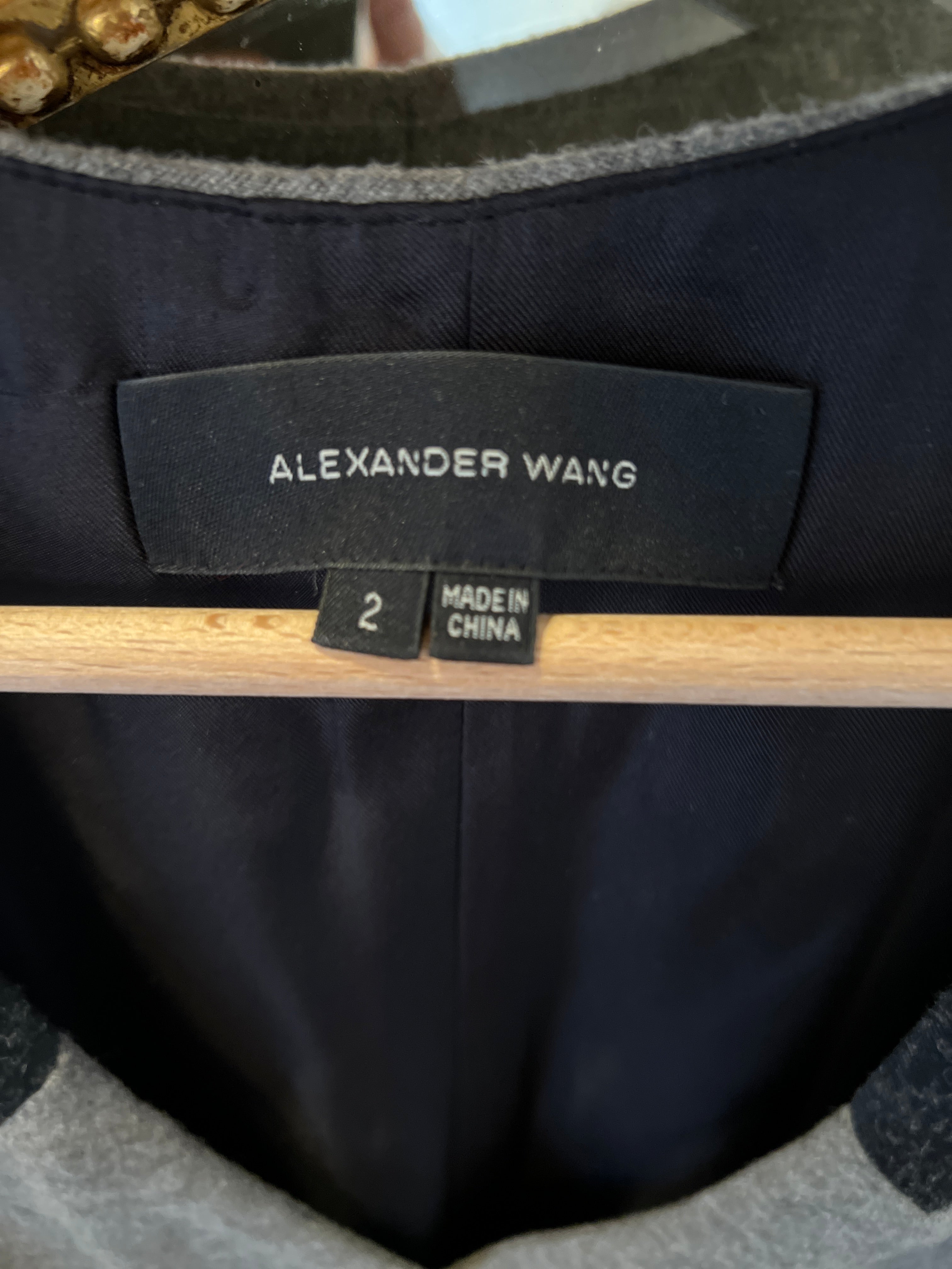 Noémie Lenoir Robe Alexander Wang noire et grise