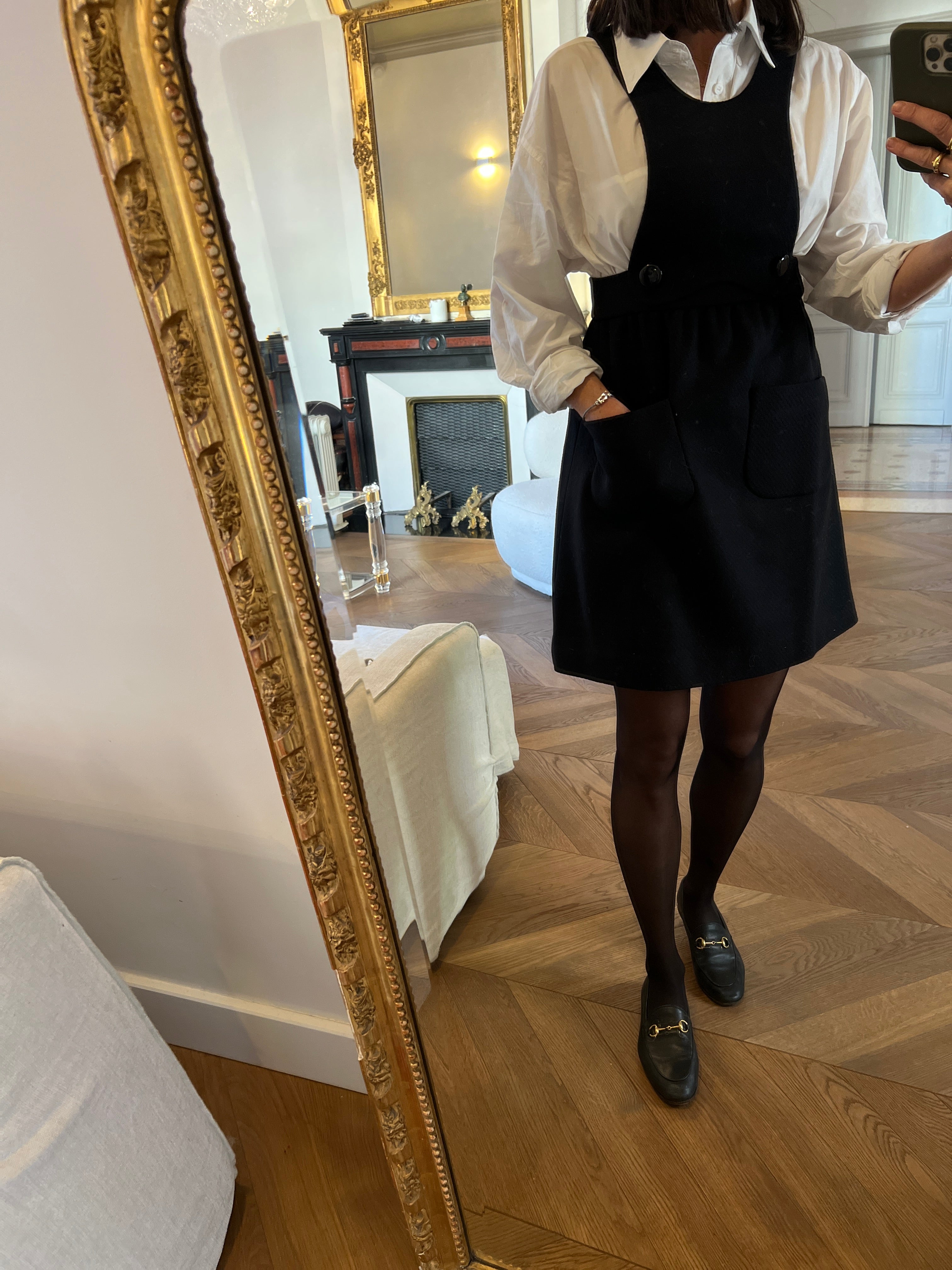 Noémie Lenoir Robe Jills Stuart en laine noire