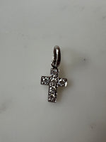 Charger l'image dans la galerie, GigiClozeau - Pendentif Croix diamants, or blanc
