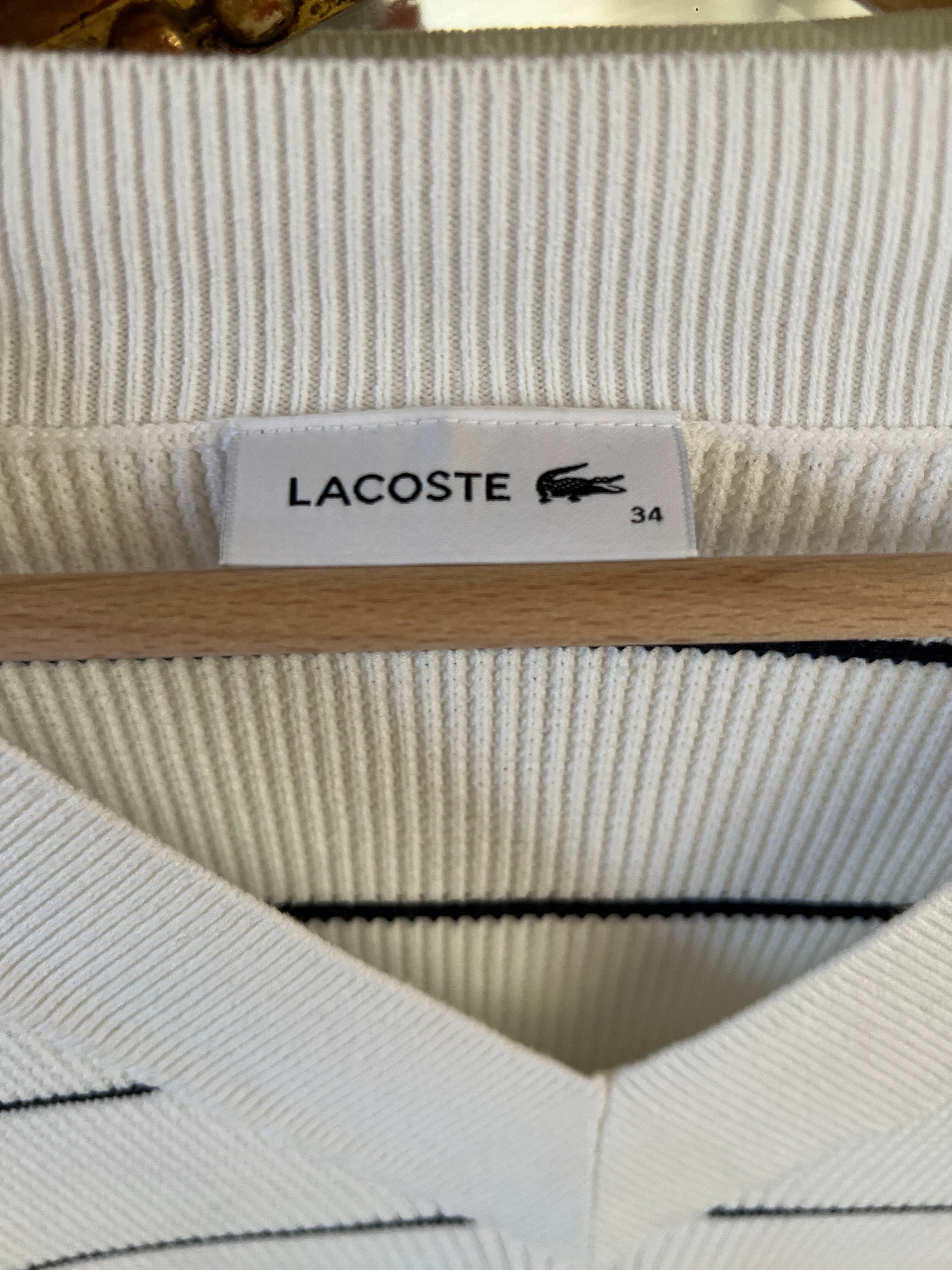 Pull Lacoste à rayures col v